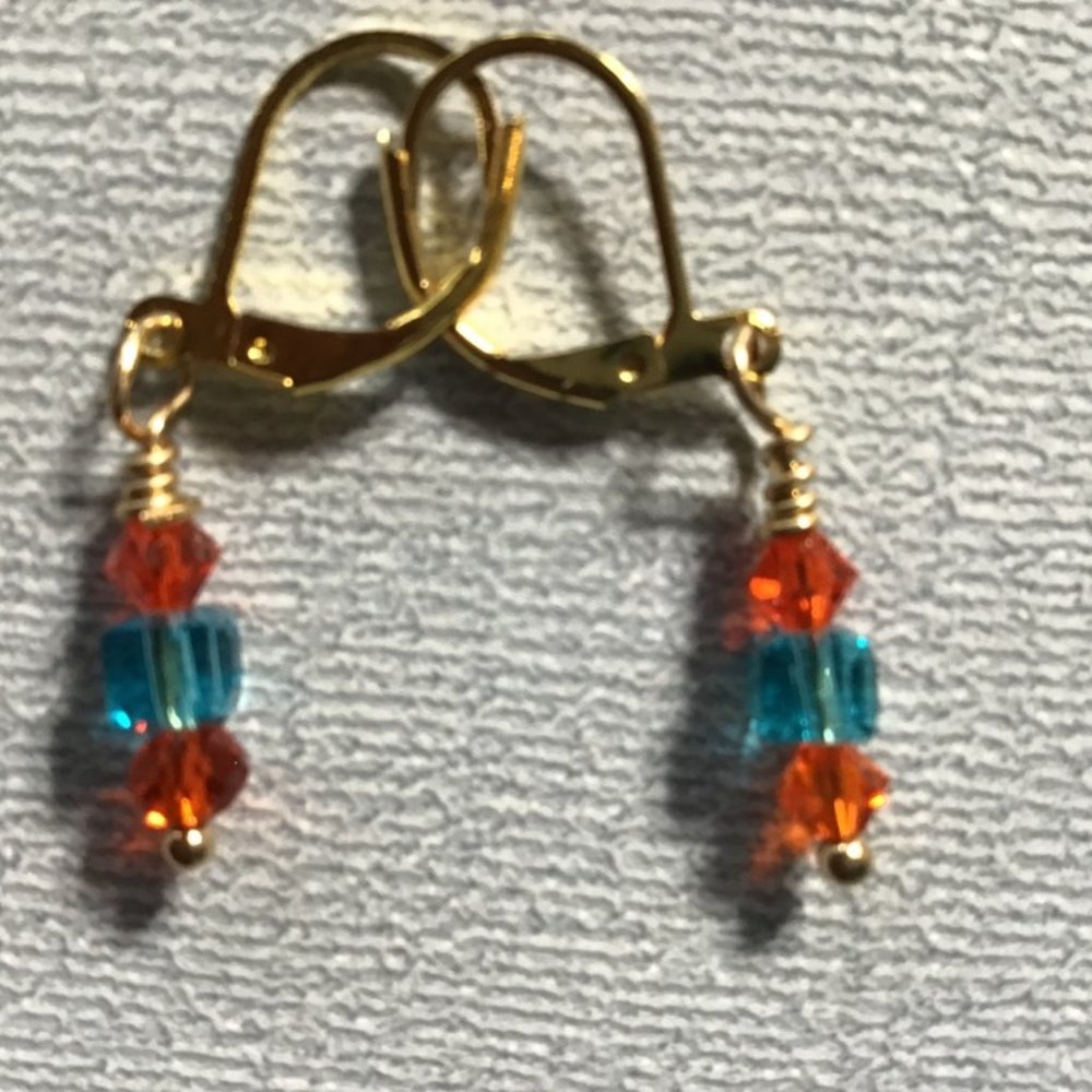 COPY - 🍊🌿 Minimalist Orange and Green Dangle Earrings 🌿🍊"